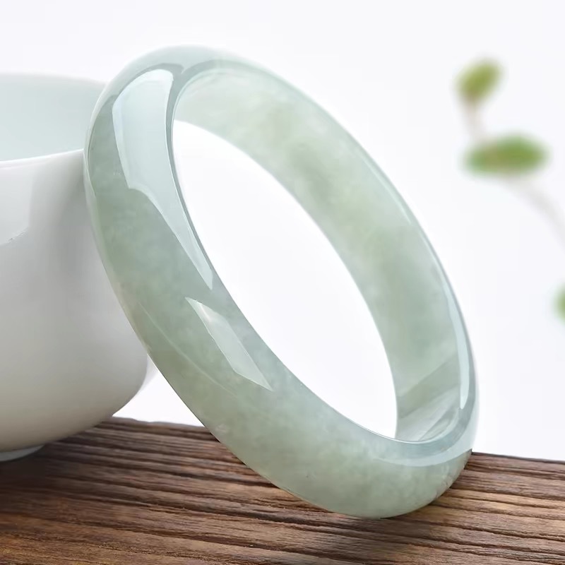 Lighting & Home Decor Studio - Bracciale da donna in giadeite cerosa