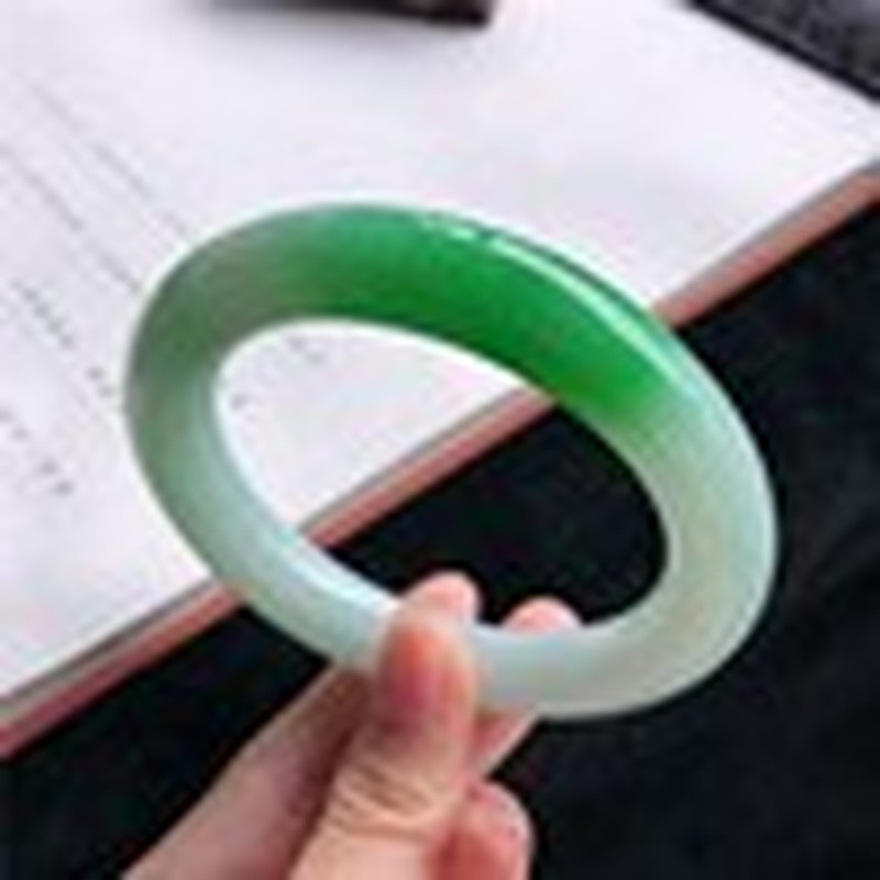 Bracciale in giadeite birmana  - Lighting & Home Decor Studio recensione e prezzo