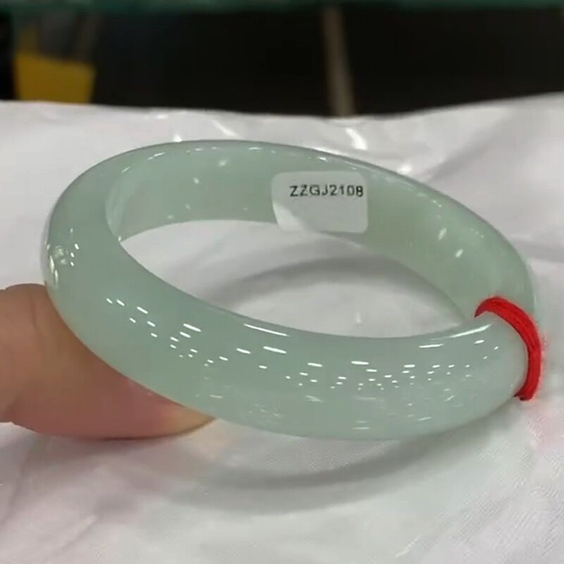 Bracciale in giada verde chiar - Lighting & Home Decor Studio recensione e prezzo