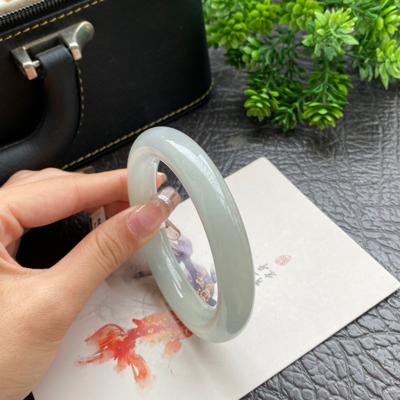 Bracciale da donna in giadeite - Lighting & Home Decor Studio recensione e prezzo