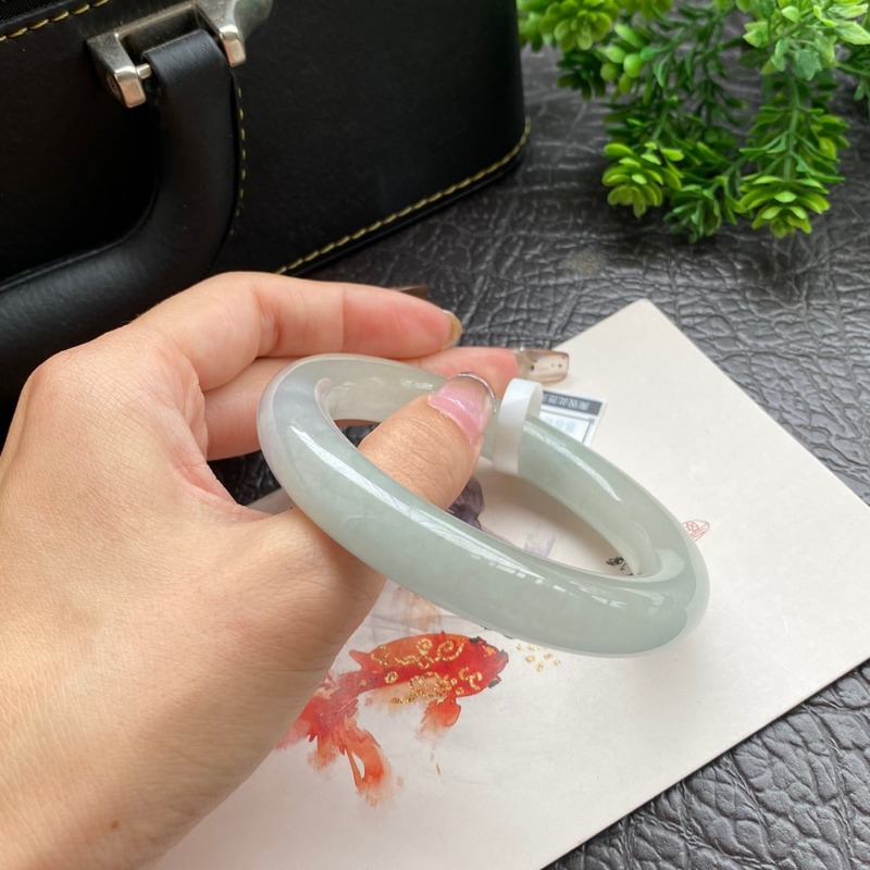 Bracciale da donna in giadeite - Lighting & Home Decor Studio recensione e prezzo